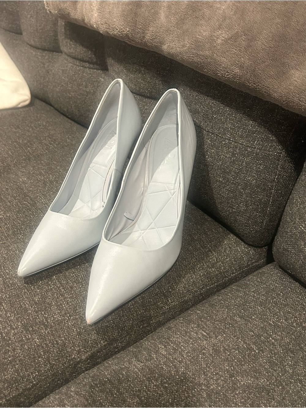 Zara Classic Pointed-Toe Women's Pumps in Light Blue